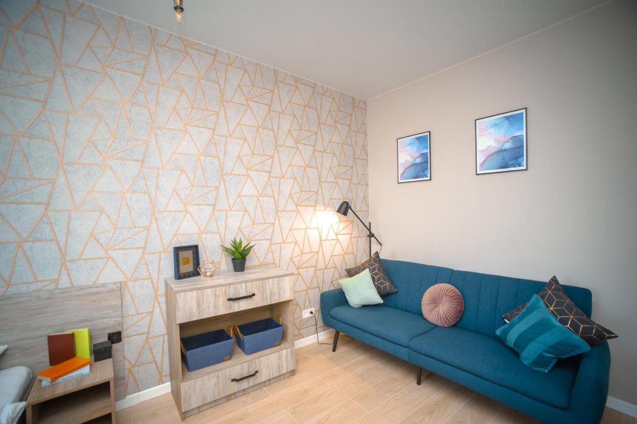 3 Bedroom, 2 Bathroom Apartment Near Forum Lviv Extérieur photo