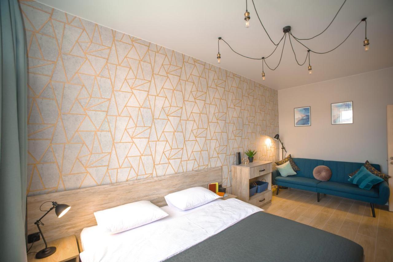 3 Bedroom, 2 Bathroom Apartment Near Forum Lviv Extérieur photo