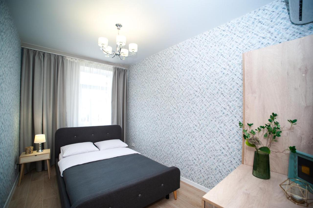 3 Bedroom, 2 Bathroom Apartment Near Forum Lviv Extérieur photo