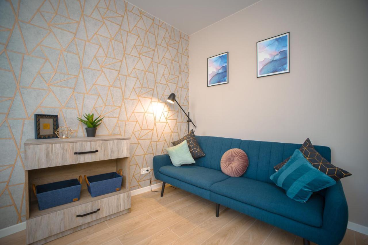 3 Bedroom, 2 Bathroom Apartment Near Forum Lviv Extérieur photo