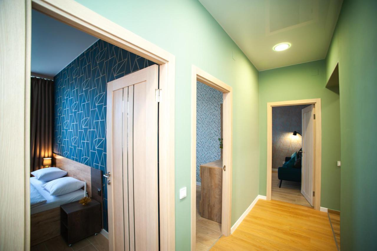 3 Bedroom, 2 Bathroom Apartment Near Forum Lviv Extérieur photo