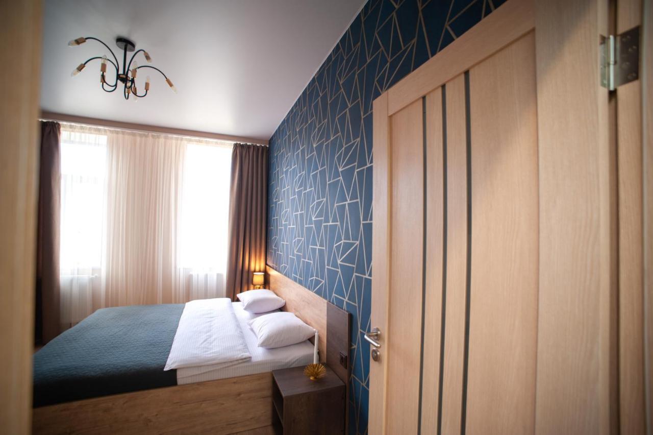 3 Bedroom, 2 Bathroom Apartment Near Forum Lviv Extérieur photo