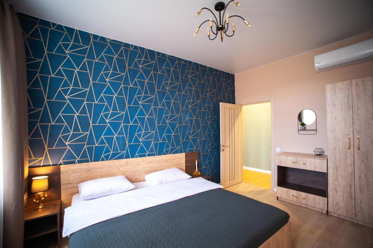 3 Bedroom, 2 Bathroom Apartment Near Forum Lviv Extérieur photo